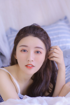 双乳奶水饱满少妇小说
